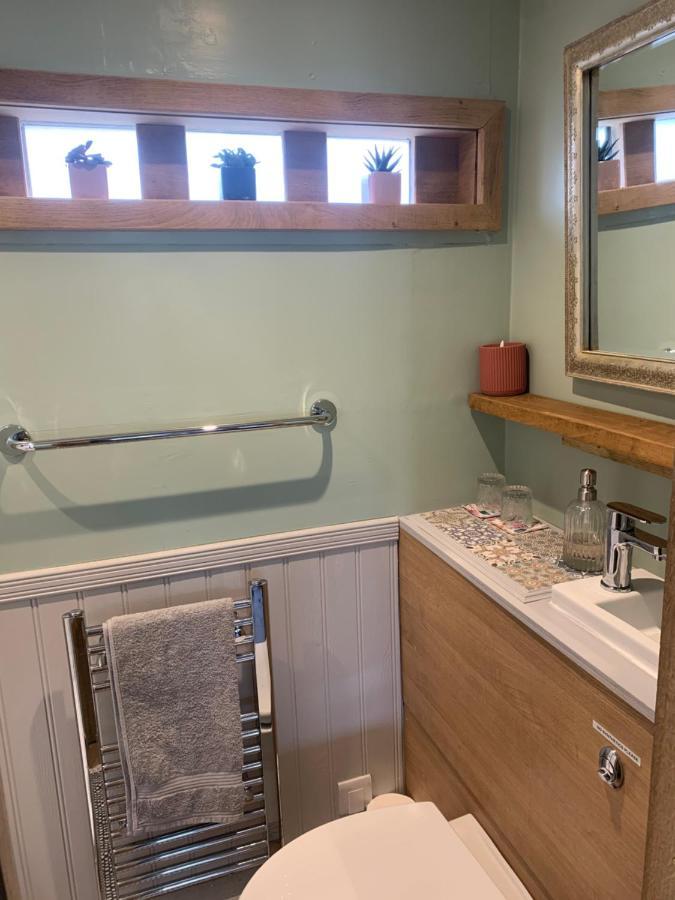 Meadow View - A Studio With Free Parking And A Sunny Terrace Lewes Eksteriør bilde